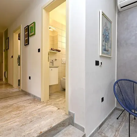 Valter 2284 アパート *