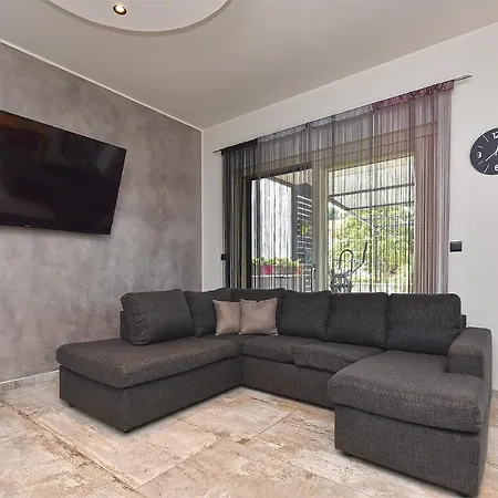 Valter 2284 アパート