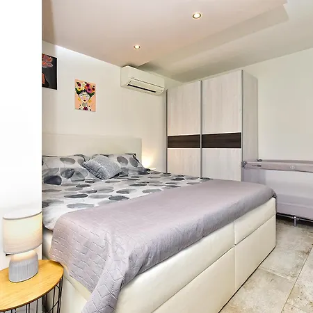 Apartment Valter 2284 Medulin